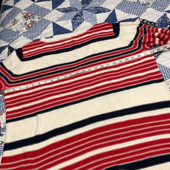 ⭐️ 5/$20 ⭐️ Avenue Sweater - Picture 3 of 5